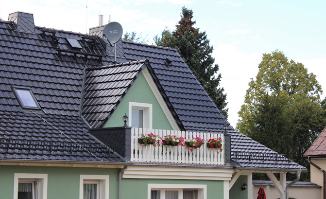 Schieferdeckung mit Dachfenstern